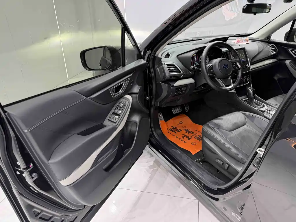 Subaru Forester 2022 — фото 10