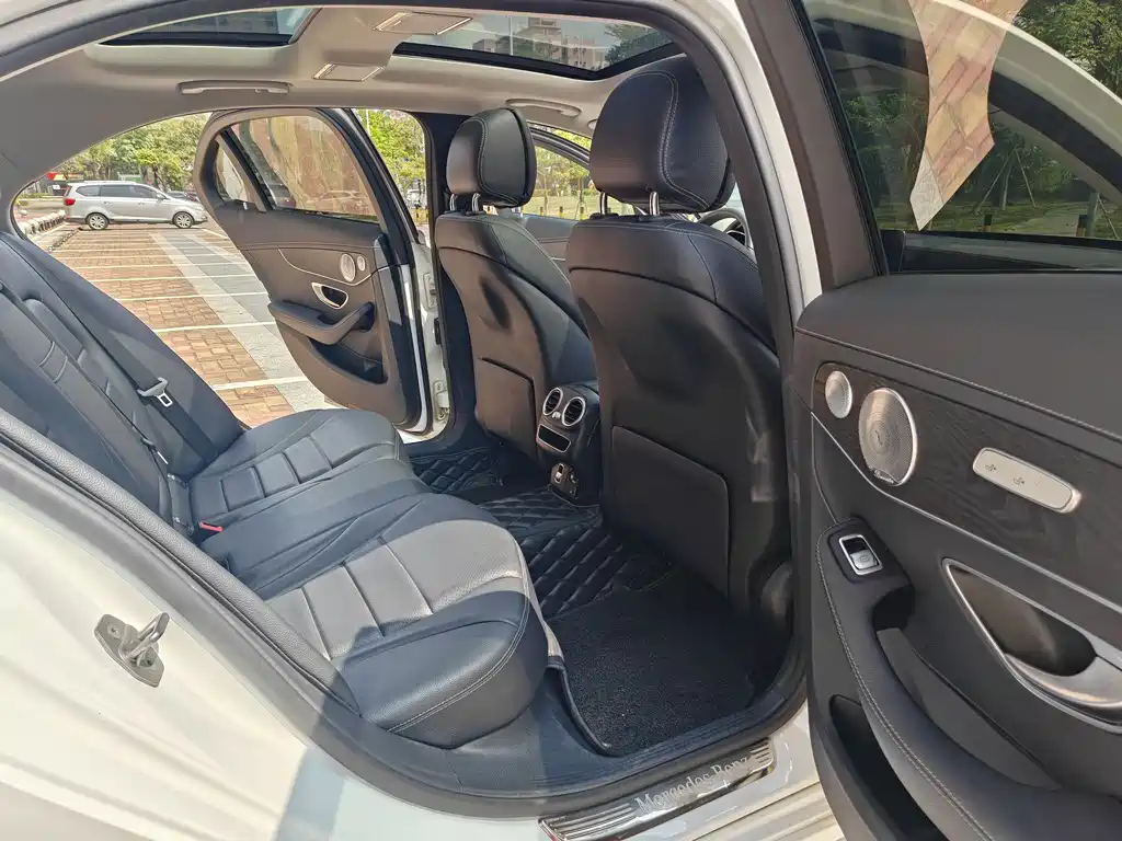 Mercedes-Benz C-Class 2022 — фото 17