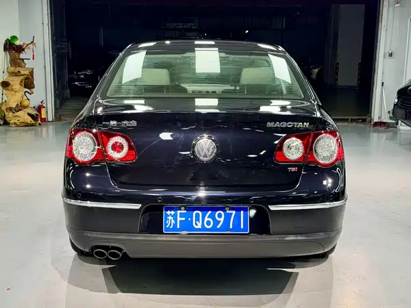 Volkswagen Magotan 2011