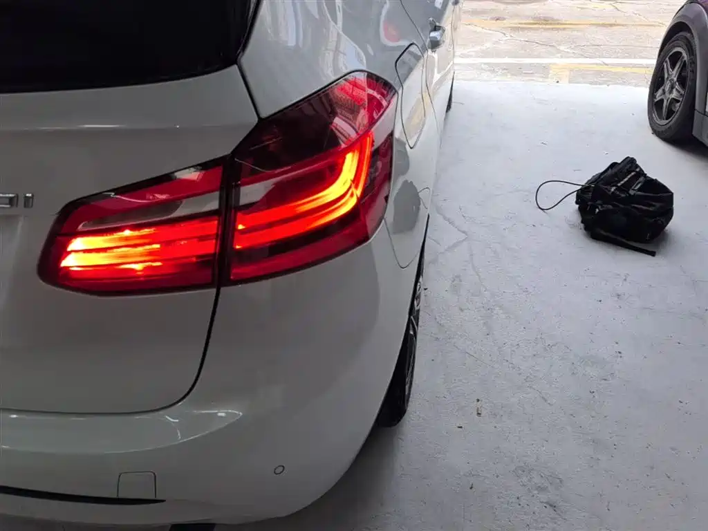 BMW 2 Series Active Tourer 2015 — фото 8