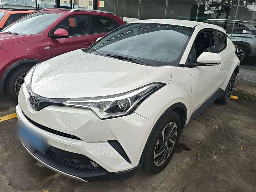 Toyota IZOA 2019 — фото 1