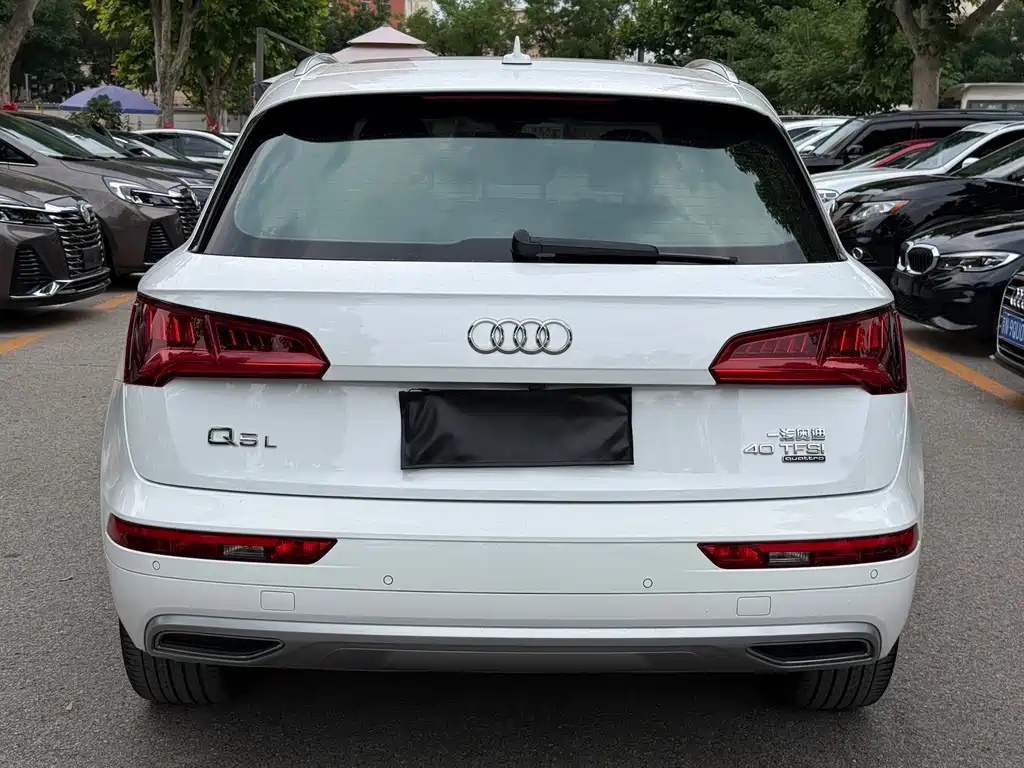 Audi Q5L 2021 — фото 14