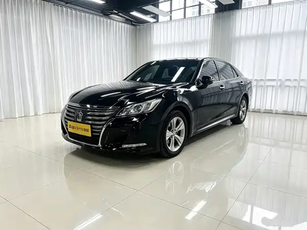 Toyota Crown 2016