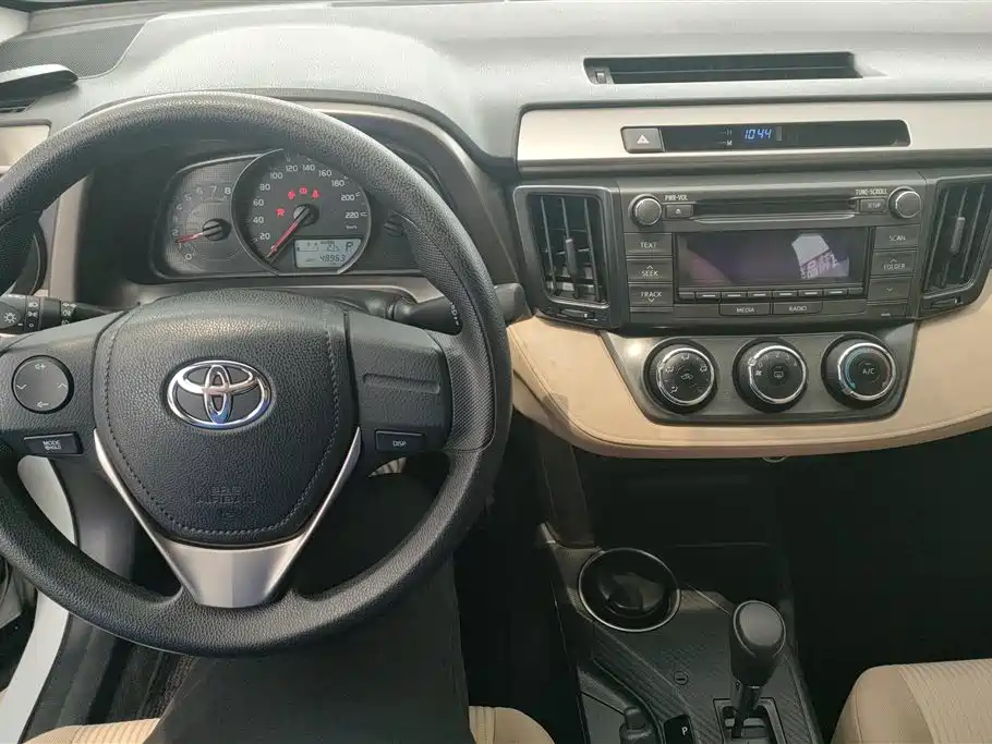 Toyota RAV4 2014 — фото 12