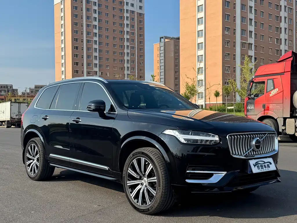 Volvo XC90 2022 — фото 3