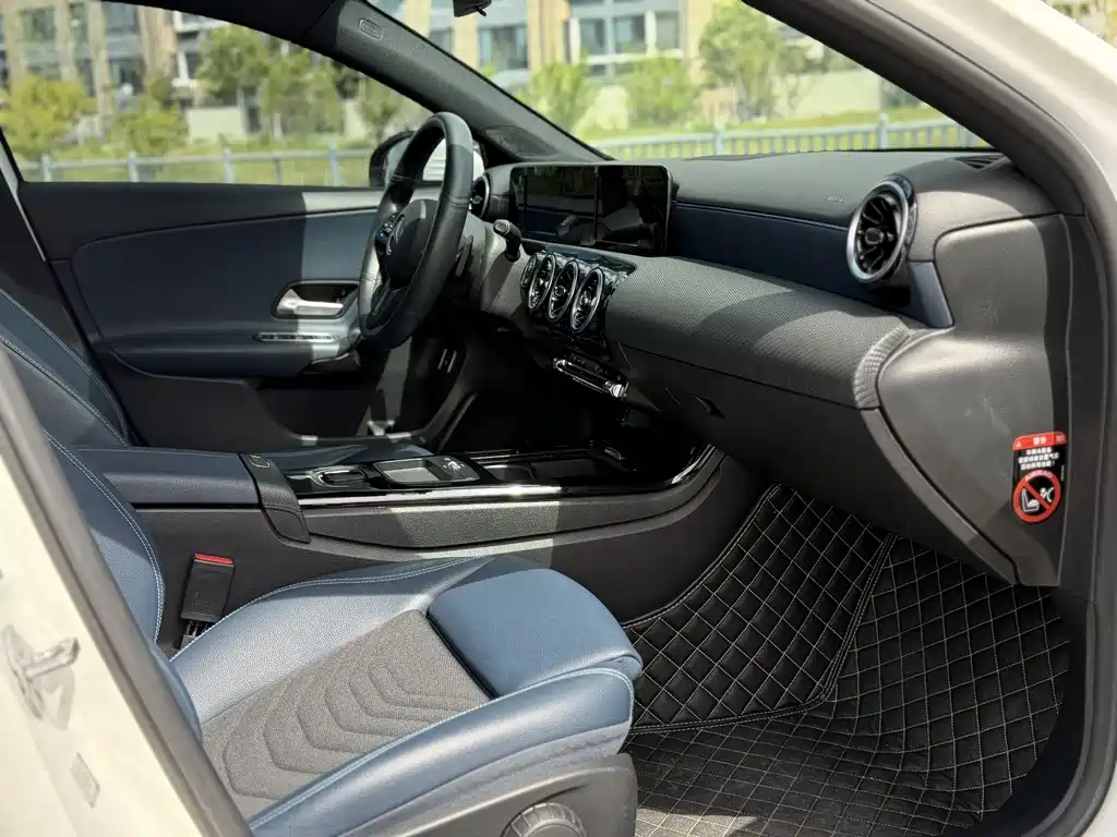 Mercedes-Benz A-Class 2020 — фото 4