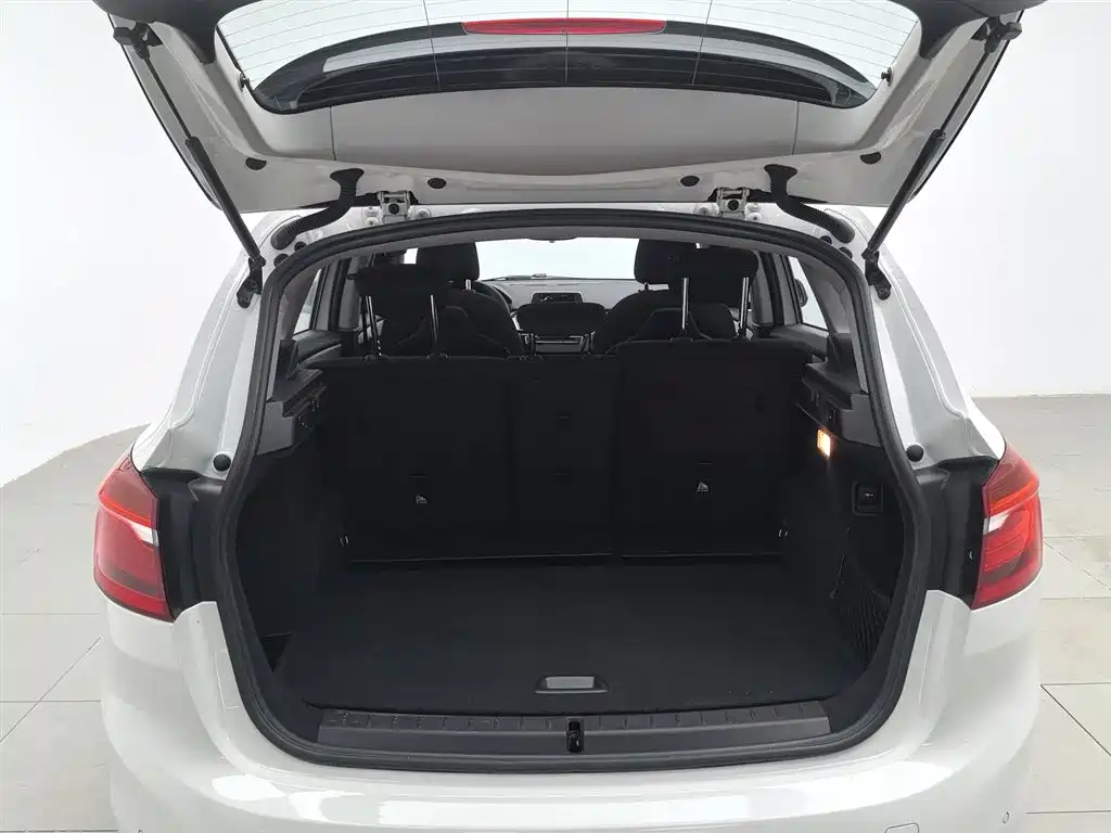 BMW 2 Series Active Tourer 2015 — фото 16