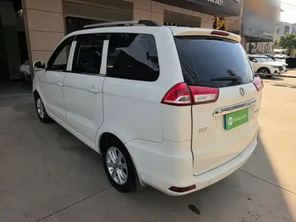 Dongfeng Scenery 330 2018