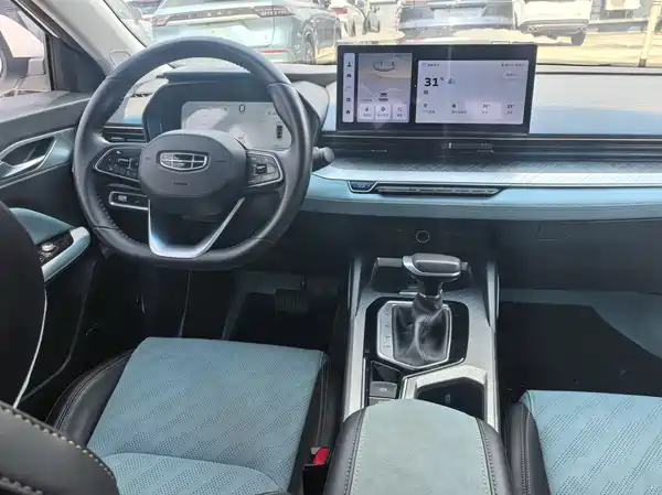 Geely Emgrand L 2022