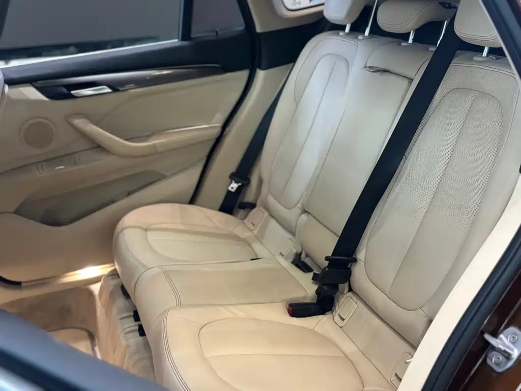 BMW X1 2017 — фото 11