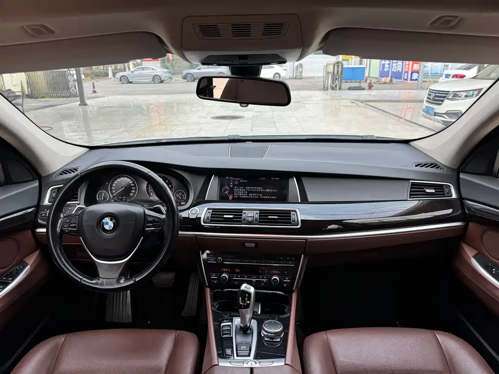 BMW 5 Series GT 2017 — фото 8