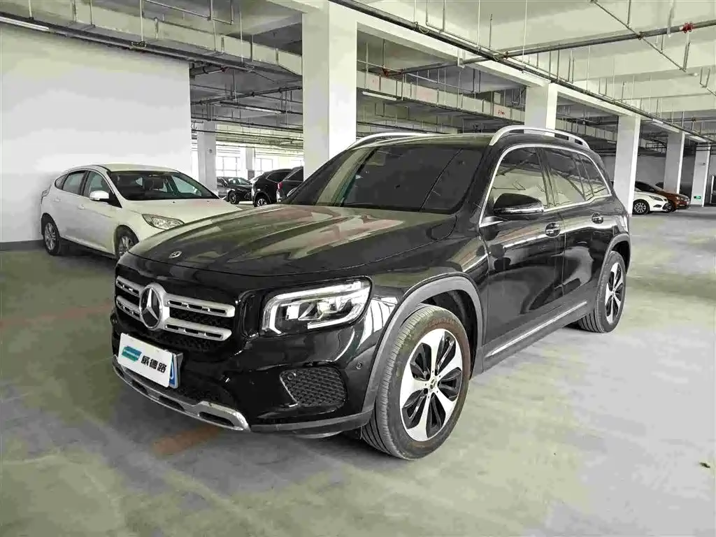 Mercedes-Benz GLB 2023 — фото 1