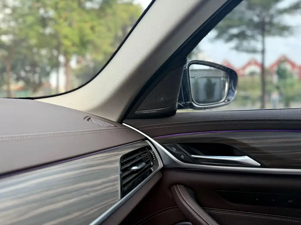 BMW 5 Series 2022 — фото 14