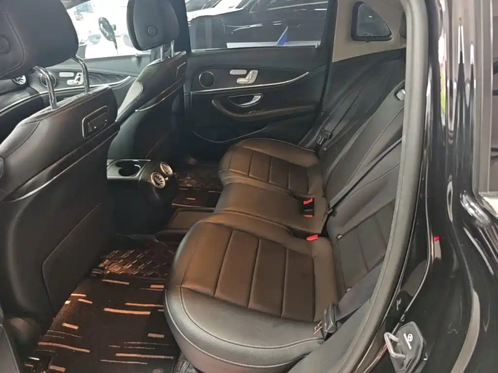 Mercedes-Benz E-Class 2019 — фото 16
