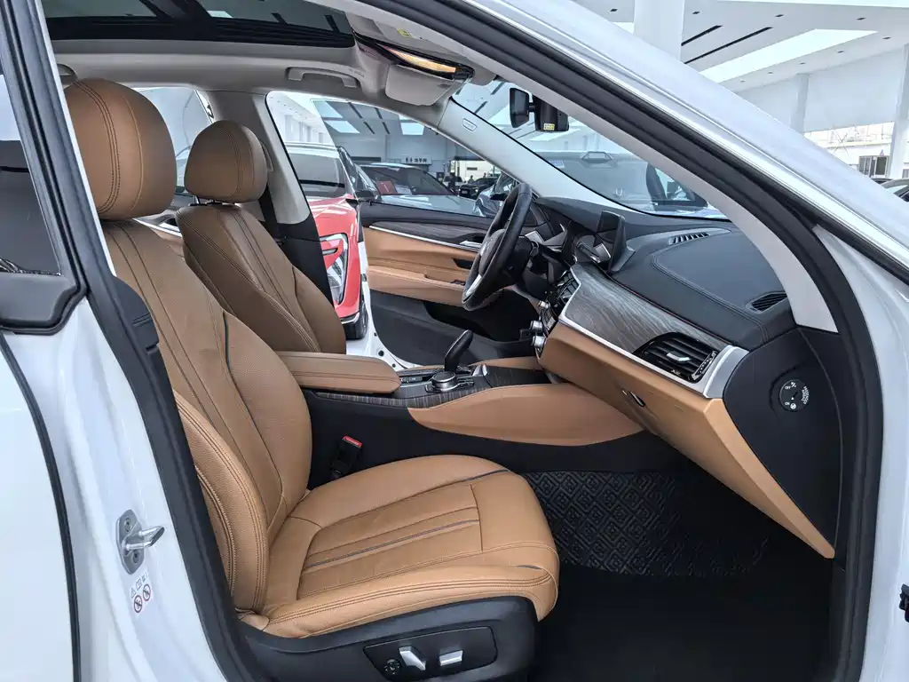 BMW 6 Series GT 2020 — фото 12