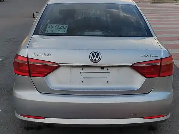 Volkswagen Lavida 2013