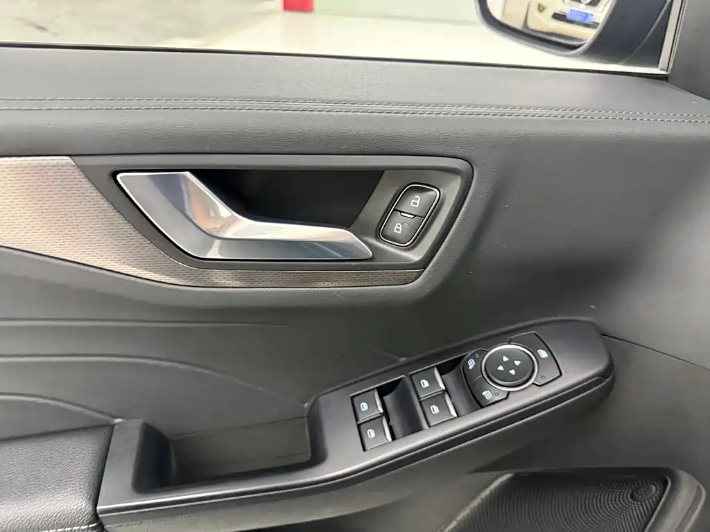 Ford Escape 2021 — фото 10