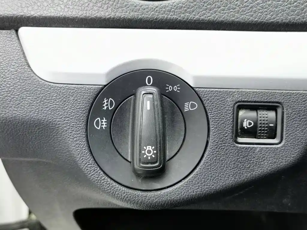 Volkswagen Jetta 2016 — фото 21