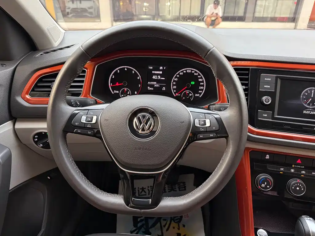 Volkswagen T-Roc 2018 — фото 15