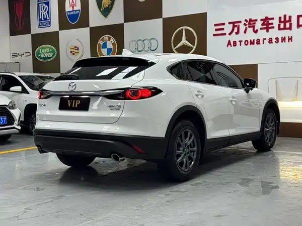 Mazda CX-4 2023