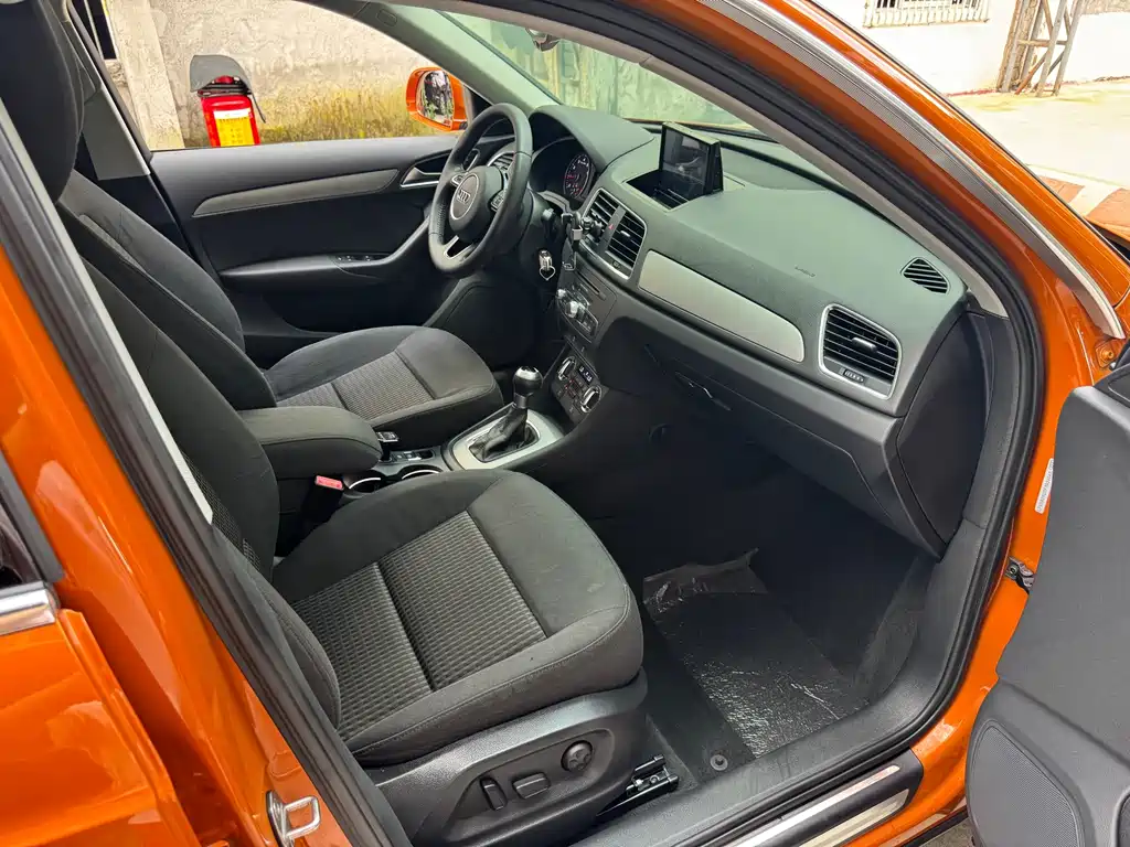 Audi Q3 2015 — фото 12