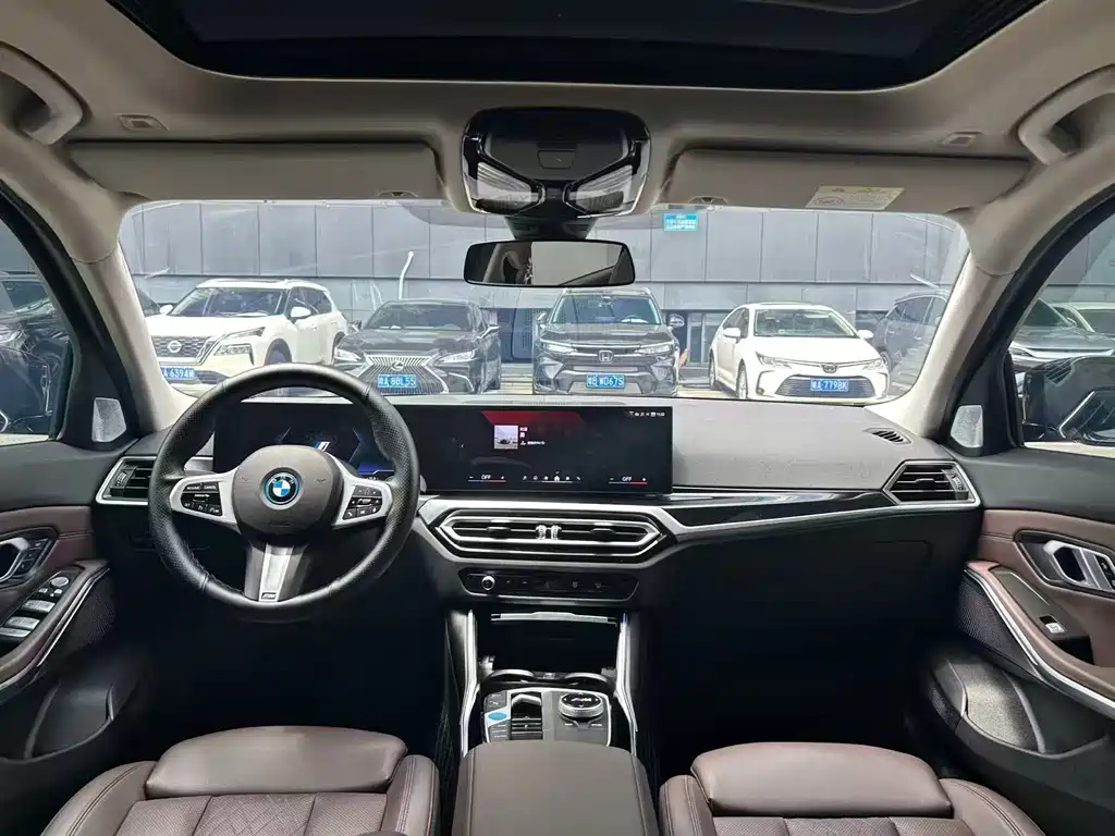 BMW i3 2024 — фото 6