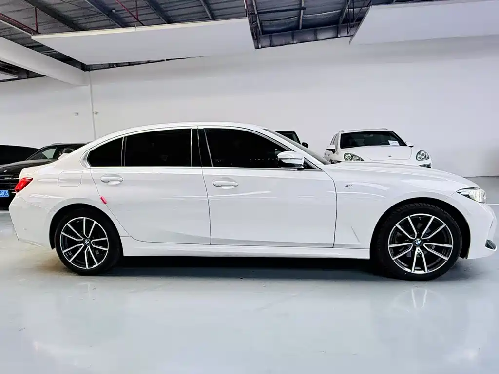 BMW 3 Series 2023