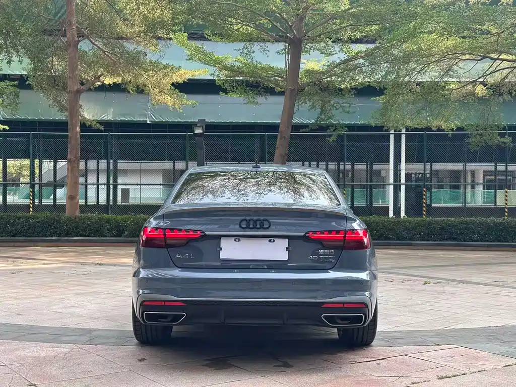 Audi A4L 2022 — фото 20