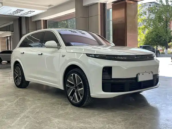 Li Auto L7 2025