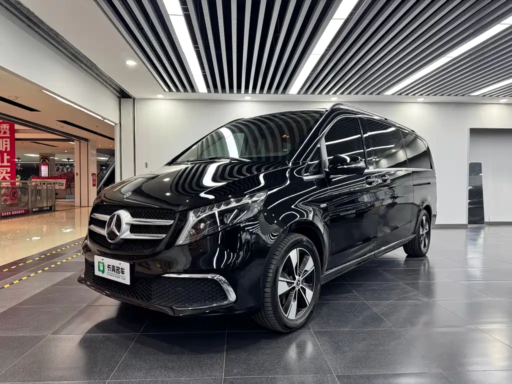 Mercedes-Benz V-Class 2023 — фото 1