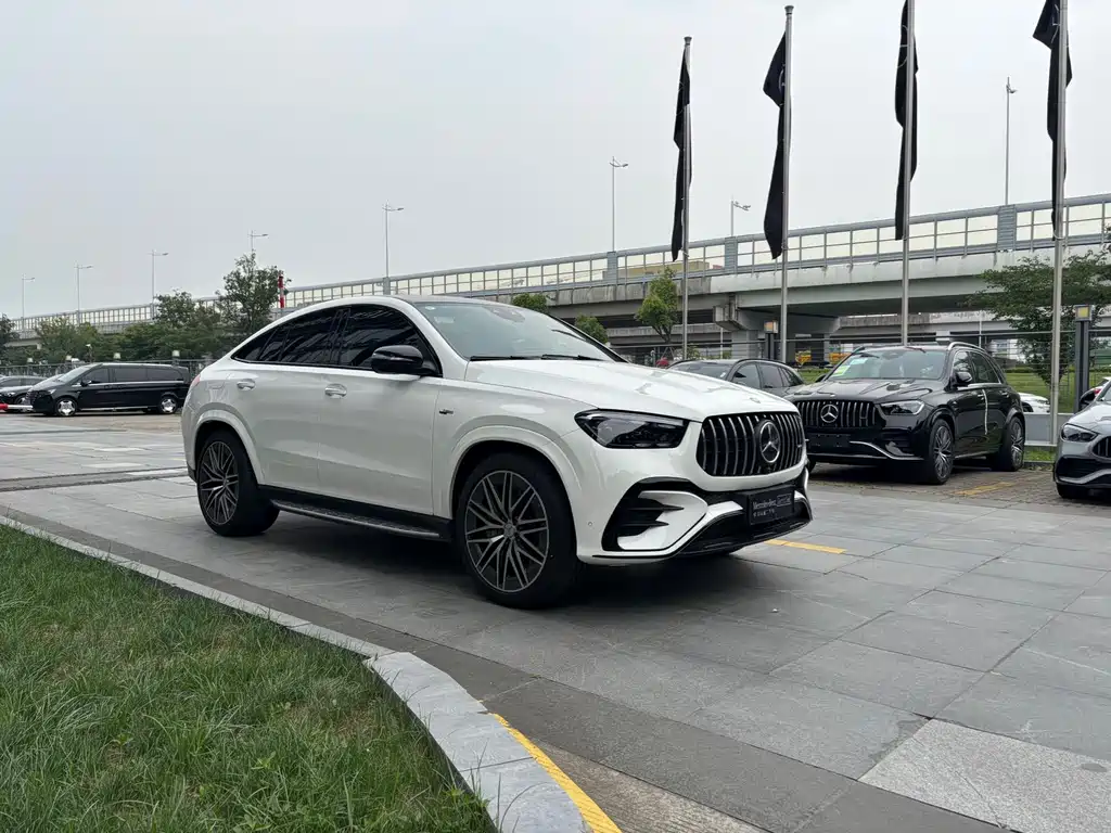 Mercedes-Benz GLE Coupe AMG 2025 — фото 3