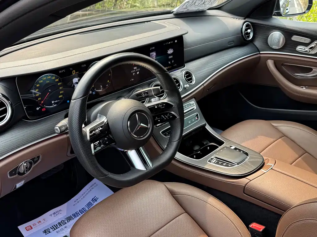 Mercedes-Benz E-Class 2021 — фото 13