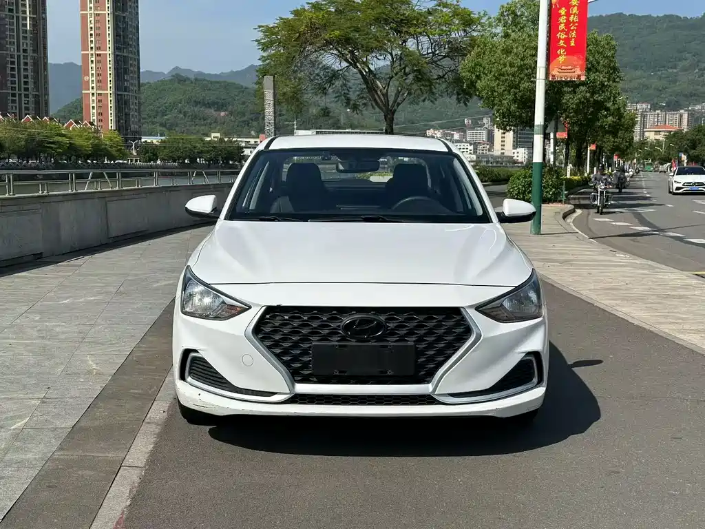 Hyundai Elantra 2021 — фото 2