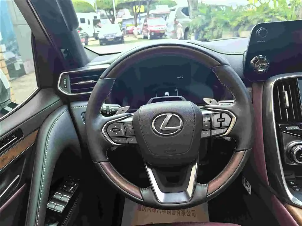 Lexus LX 2025 — фото 11