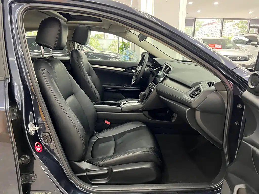 Honda Civic 2018 — фото 11