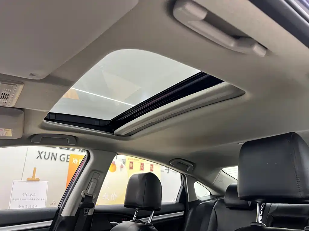 Honda Civic 2018 — фото 19