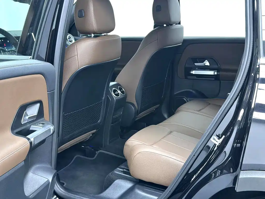 Mercedes-Benz GLB 2024 — фото 10