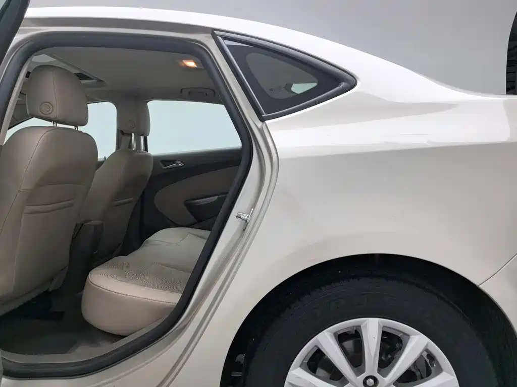 Buick Excelle GT 2014 — фото 15