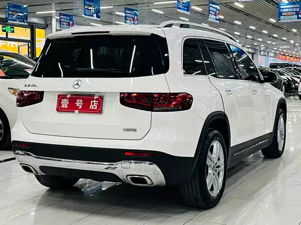 Mercedes-Benz GLB 2023