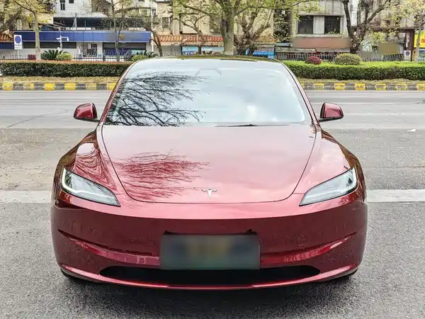 Tesla Model 3 2023
