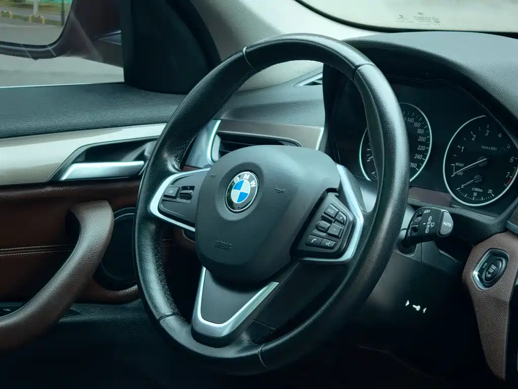 BMW X1 2018 — фото 11