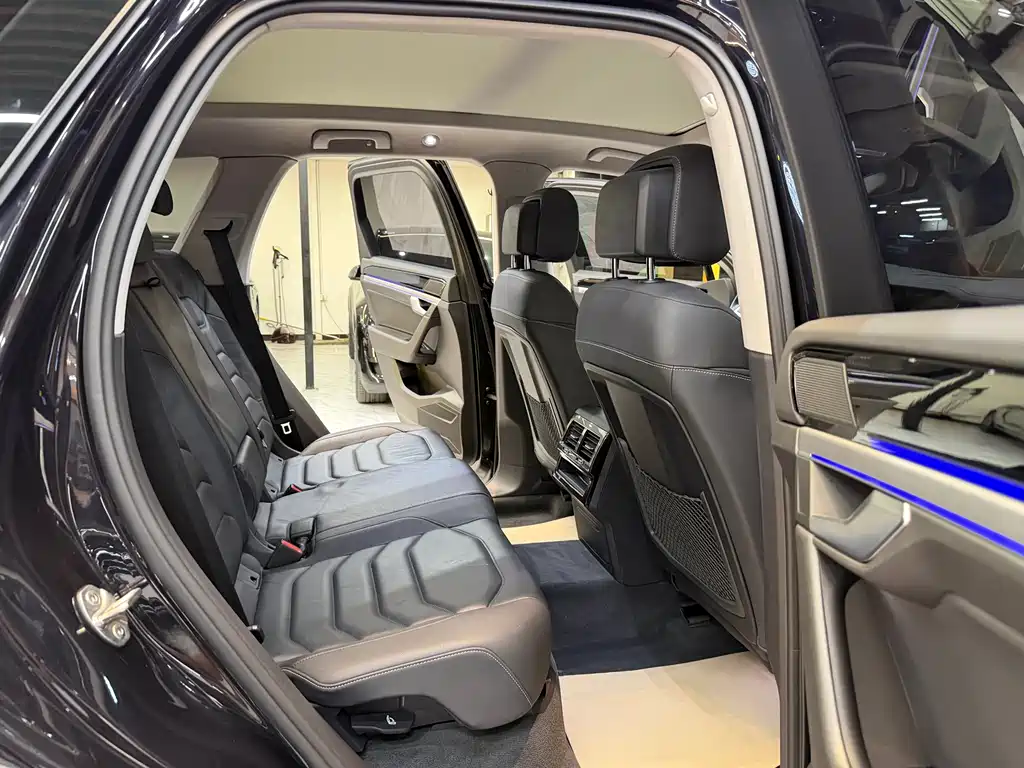 Volkswagen Touareg 2019 — фото 11