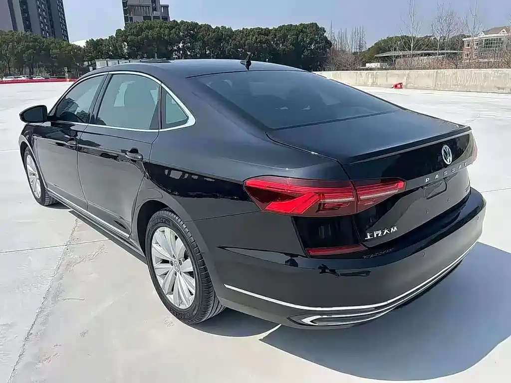 Volkswagen Passat 2019 — фото 7