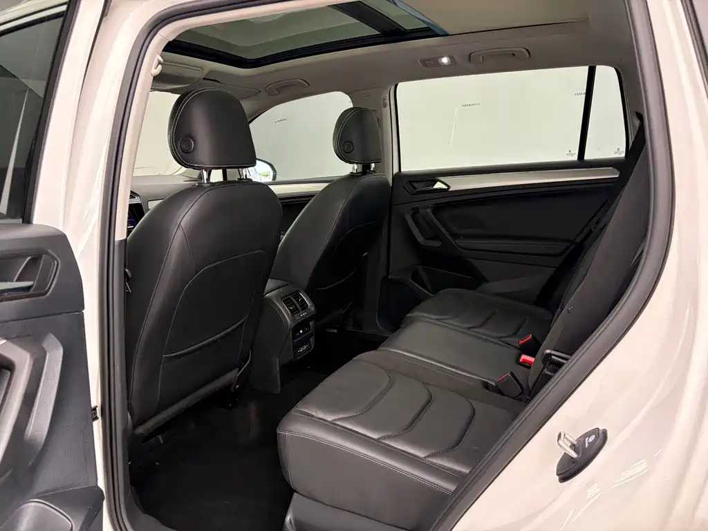 Volkswagen Tiguan L 2020 — фото 10