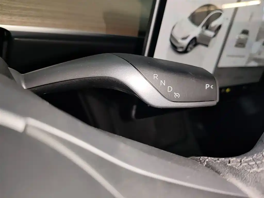 Tesla Model Y 2022 — фото 14