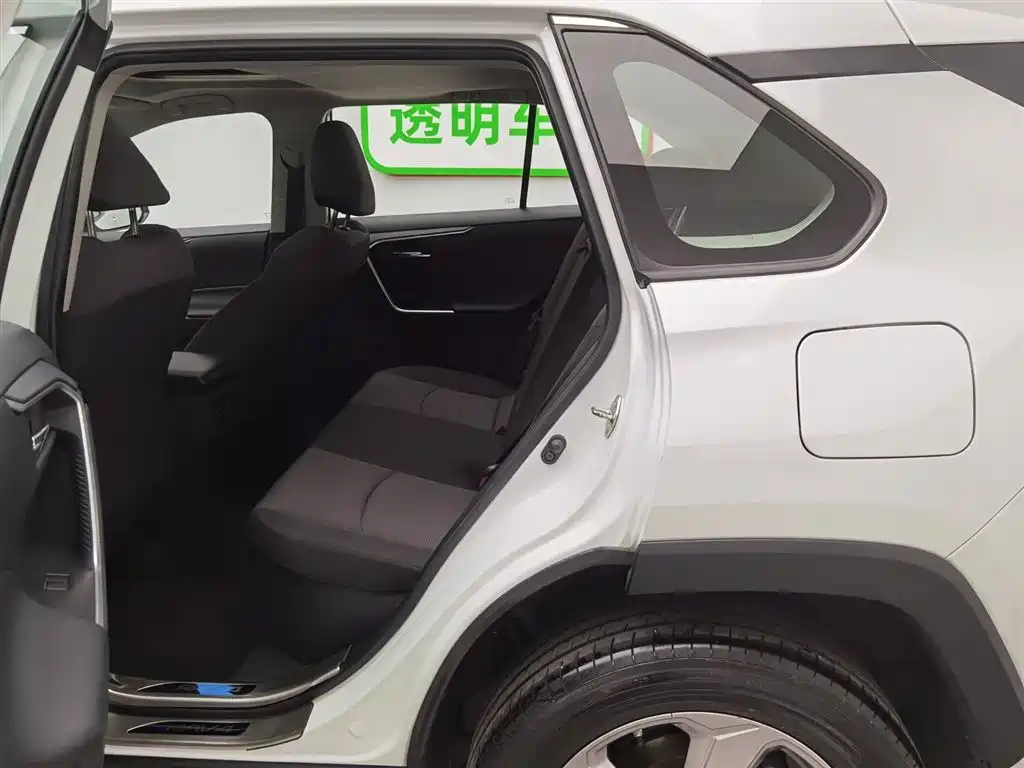 Toyota RAV4 2022 — фото 15