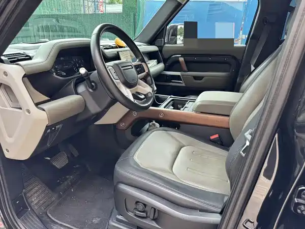 Land Rover Defender 2022