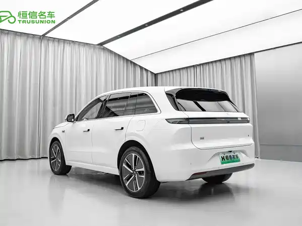 Li Auto L6 2025