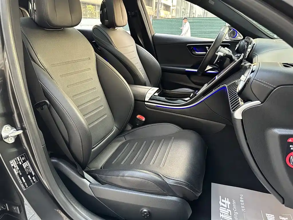 Mercedes-Benz C-Class 2023 — фото 13