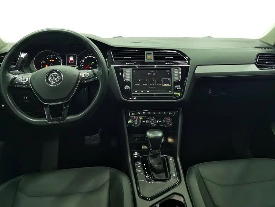 Volkswagen Tiguan L 2017 — фото 12